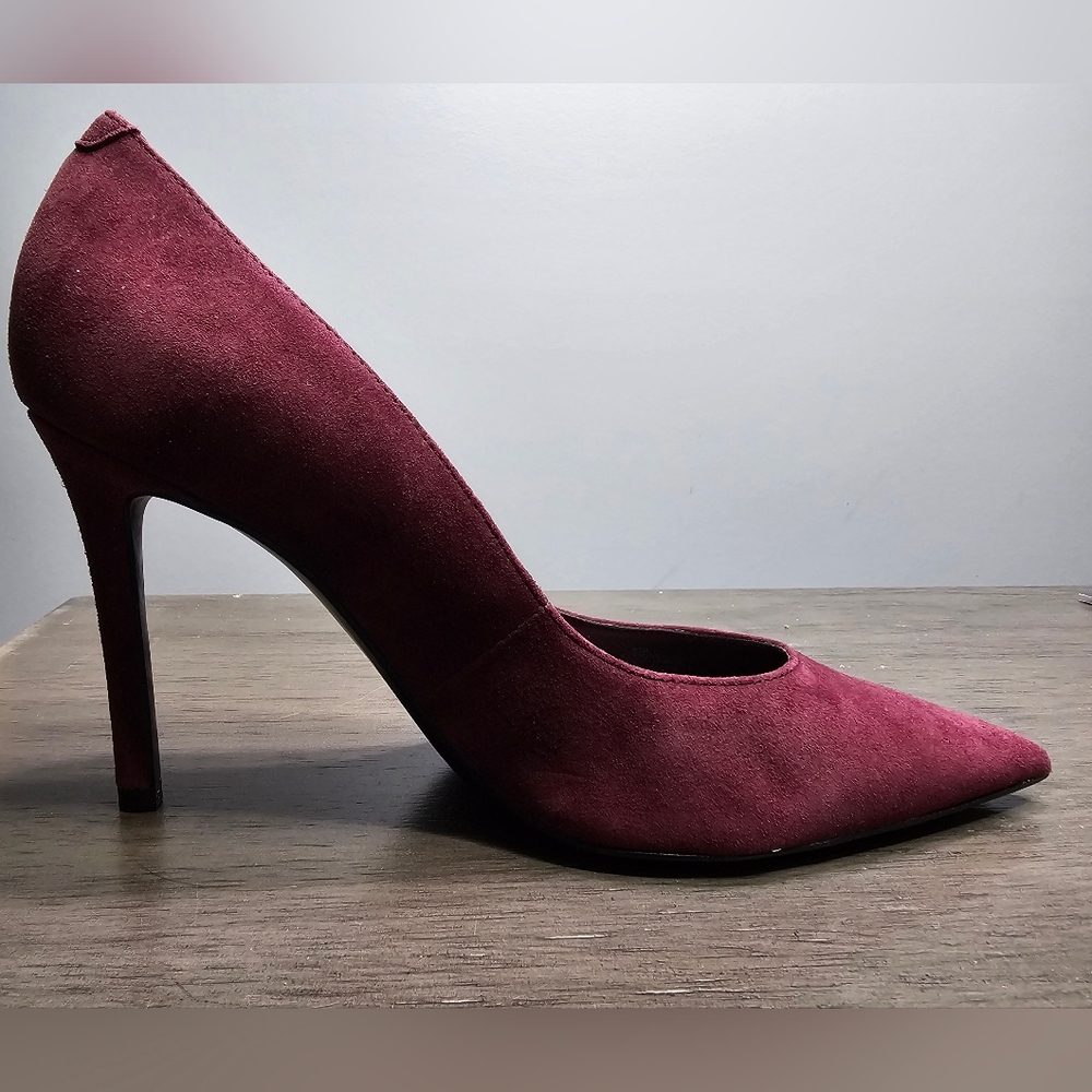 Calvin Klein Dove Dress Pumps Size 8